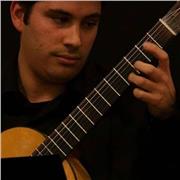 Laureato impartisce lezioni di Chitarra Classica, Solfeggio e Musica da Camera